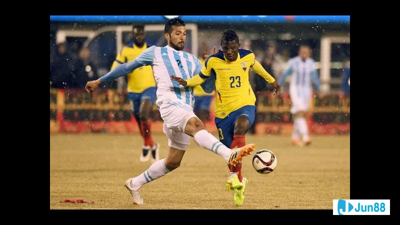 Hình ảnh trận đấu giữa Ecuador và Argentina kết thúc với kết